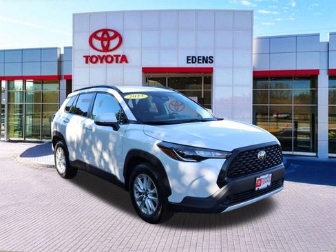 Used 2023 Toyota Corolla Cross LE AWD/4WD image 1