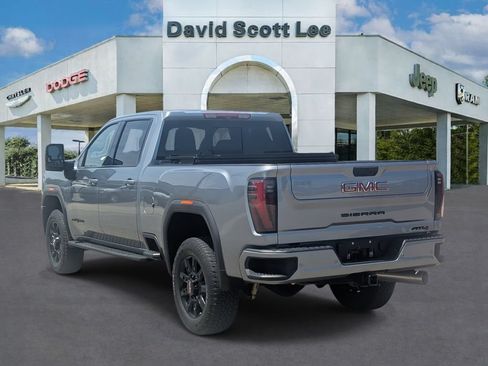 Used 2025 GMC Sierra 2500 AT4 w/ AT4 Premium Plus Package AWD/4WD image 11