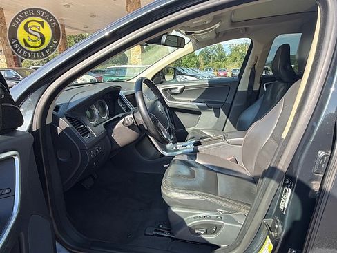 Used 2012 Volvo XC60 T6 AWD/4WD image 11