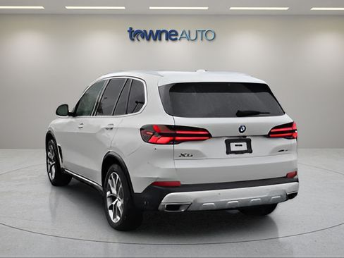 Used 2024 BMW X5 xDrive40i w/ Premium Package AWD/4WD image 4