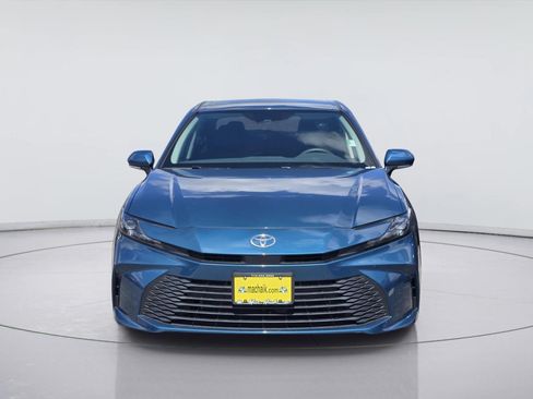 Used 2025 Toyota Camry LE FWD image 2