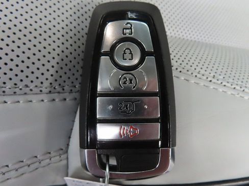 Used 2025 Ford Expedition Platinum w/ Platinum Ultimate Package image 76