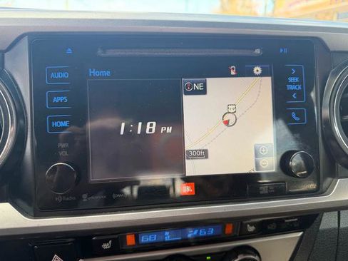 Used 2016 Toyota Tacoma Limited image 16