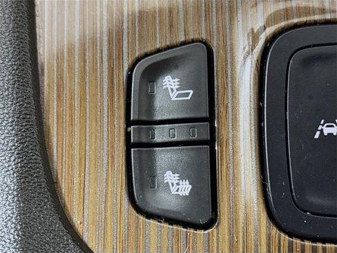 Used 2023 GMC Acadia SLE w/ Driver Convenience Package image 21