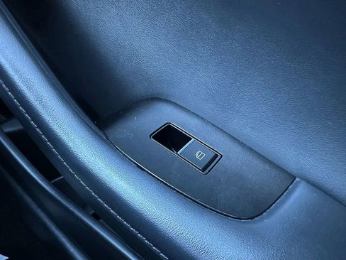 Used 2022 MAZDA MAZDA3 s image 43