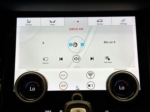 Used 2020 Land Rover Range Rover Evoque R-Dynamic SE image 9