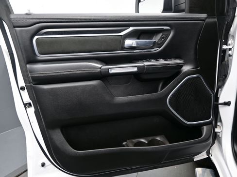 Used 2023 RAM 1500 Laramie AWD/4WD image 9