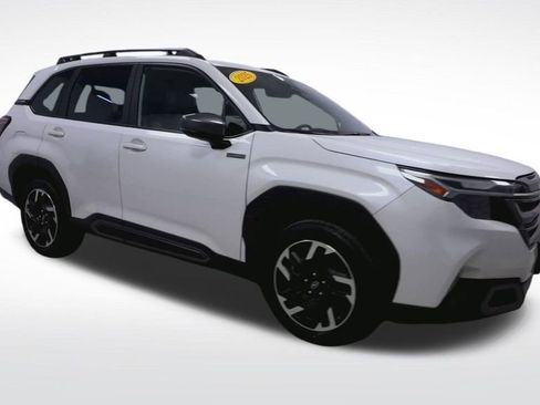 Certified 2025 Subaru Forester Limited image 2