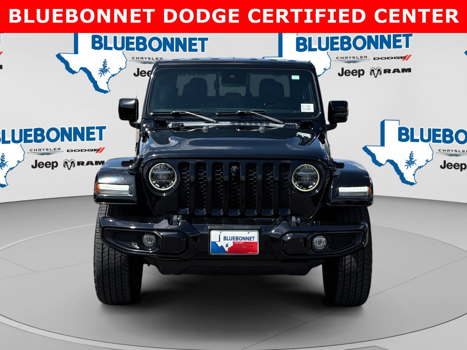 Used 2022 Jeep Gladiator Overland AWD/4WD image 2
