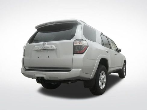 Used 2022 Toyota 4Runner SR5 Premium w/ Moonroof Package AWD/4WD image 28