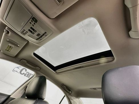 Used 2010 Lexus IS 250 w/ Preferred Accessory Package RWD image 23