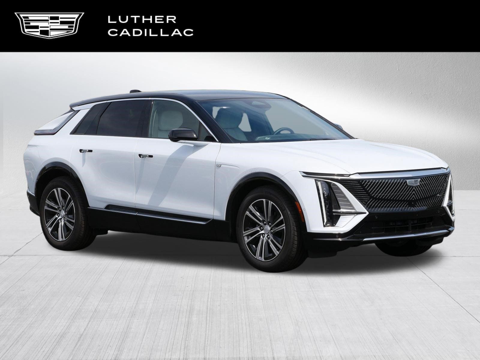 Used 2026 Cadillac Lyriq Luxury w/ LPO, Floor Liner Package AWD/4WD image 1
