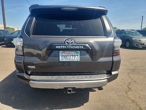 Used 2017 Toyota 4Runner TRD Off-Road Premium image 12