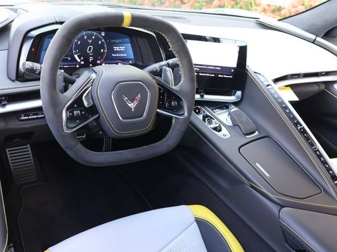 Used 2022 Chevrolet Corvette Stingray Premium Cpe RWD image 15