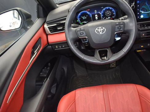 Used 2025 Toyota Camry XSE image 29