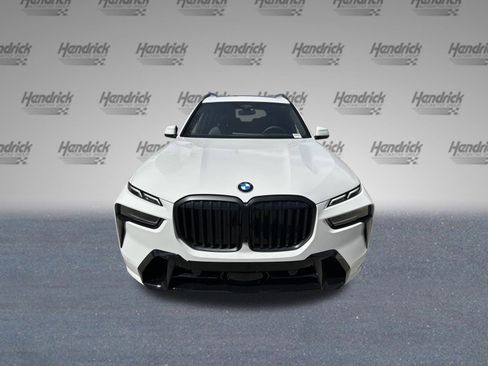 Certified 2025 BMW X7 xDrive40i w/ M Sport Package image 3