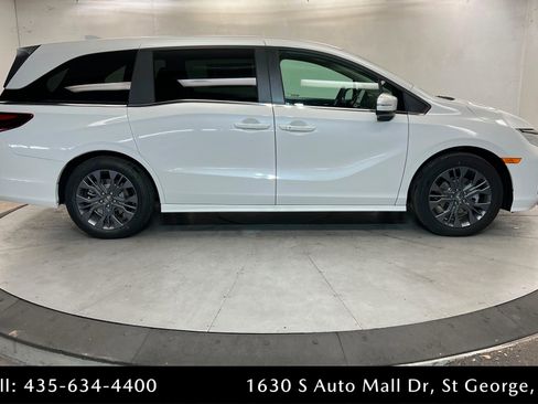 New 2026 Honda Odyssey Touring image 6