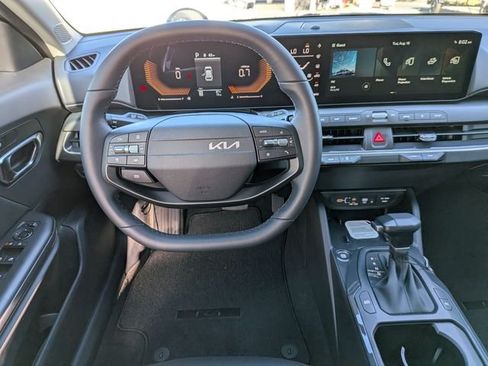 New 2026 Kia K4 EX FWD image 17