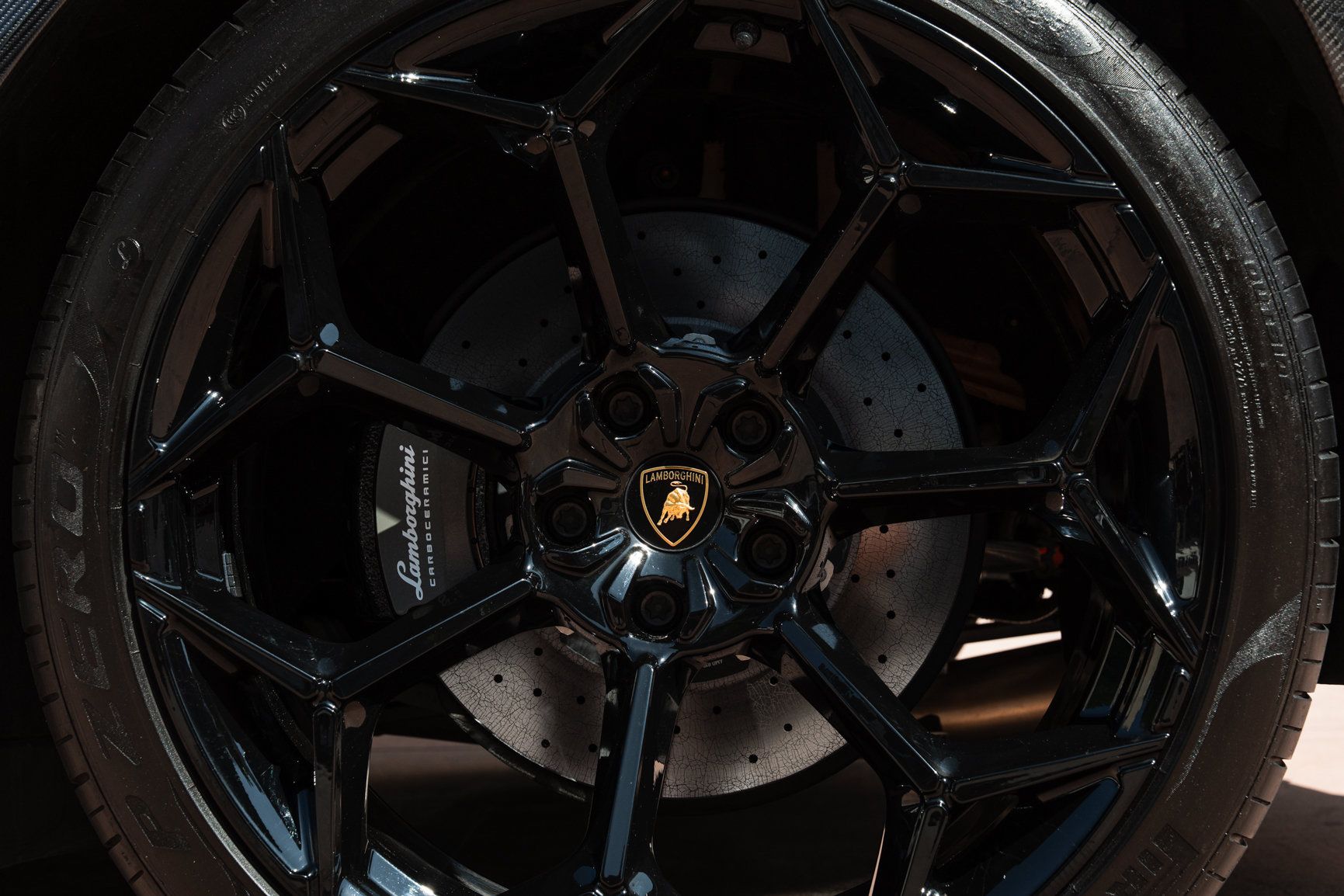 Used 2024 Lamborghini Urus Performante AWD/4WD image 23