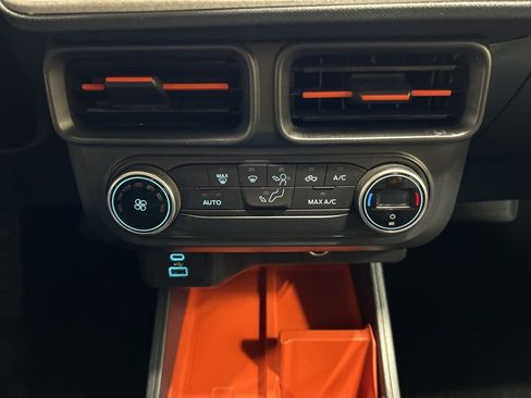 Used 2022 Ford Maverick XLT image 18