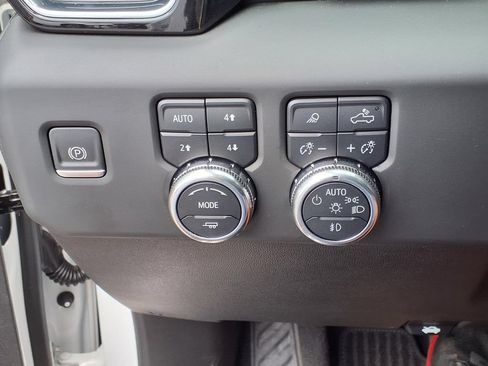Used 2024 GMC Sierra 1500 Denali Ultimate AWD/4WD image 16