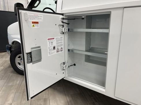 New 2025 Chevrolet Express 3500 Work Van w/ Power Convenience Package image 15