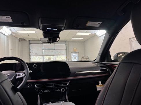 New 2026 Chevrolet Traverse RS image 23