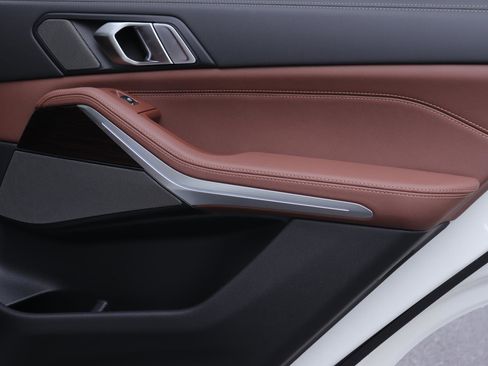 New 2026 BMW X5 xDrive40i w/ Premium Package image 15