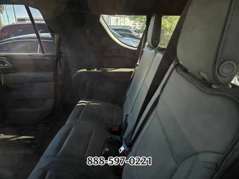 Used 2021 GMC Yukon XL SLT w/ SLT Luxury Plus Package image 5