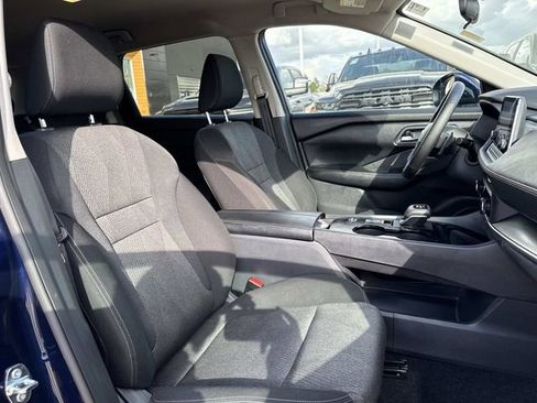 Used 2025 Nissan Rogue SV image 14