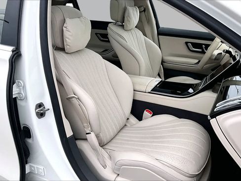 Certified 2023 Mercedes-Benz S 500 4MATIC w/ AMG Line image 9