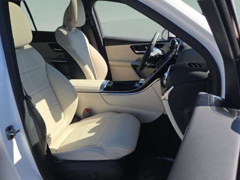 New 2026 Mercedes-Benz GLC 300 image 11