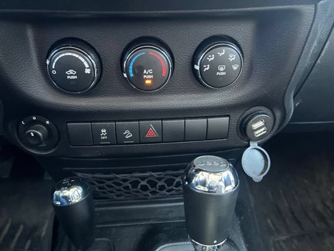 Used 2016 Jeep Wrangler Unlimited Sport w/ Quick Order Package 24S AWD/4WD image 15