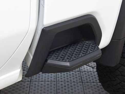 Used 2024 GMC Sierra 2500 AT4 w/ AT4 Preferred Package image 32