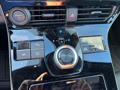 Used 2024 Subaru Solterra Premium image 9