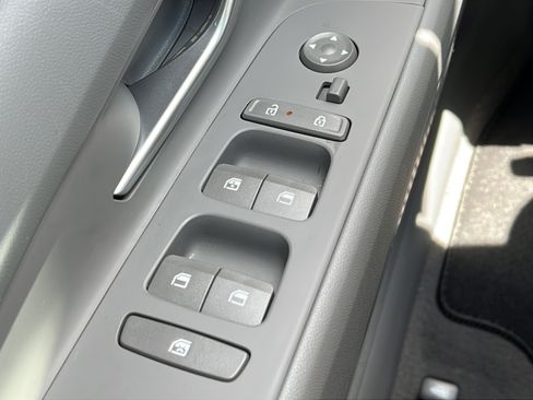 Certified 2025 Hyundai Elantra Sport FWD image 17