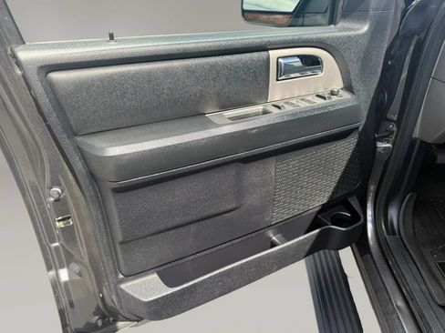 Used 2017 Ford Expedition Limited w/ Equipment Group 301A AWD/4WD image 12