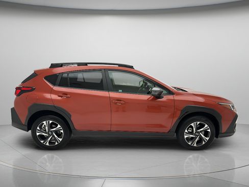 Used 2025 Subaru Crosstrek 2.5i Premium AWD/4WD image 6