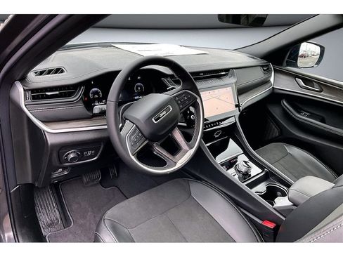 New 2026 Jeep Grand Cherokee Altitude image 7