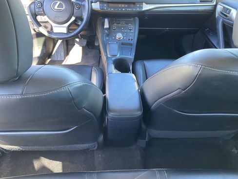 Used 2014 Lexus CT 200h image 16