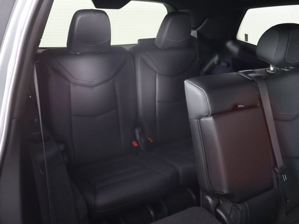 Used 2024 Cadillac XT6 Luxury w/ LPO, Floor Liner Package AWD/4WD image 36