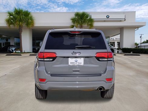 Used 2020 Jeep Grand Cherokee Altitude image 5