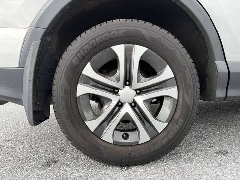 Used 2018 Toyota RAV4 LE w/ All Weather Liner Package AWD/4WD image 29