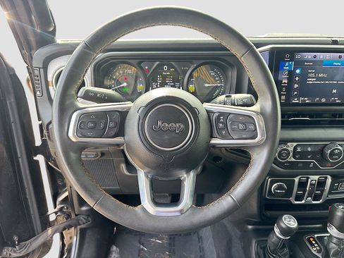 Used 2024 Jeep Wrangler Unlimited Sahara AWD/4WD image 11