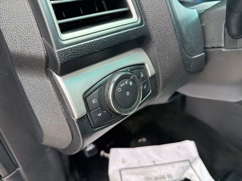 Used 2016 Ford Explorer XLT AWD/4WD image 24
