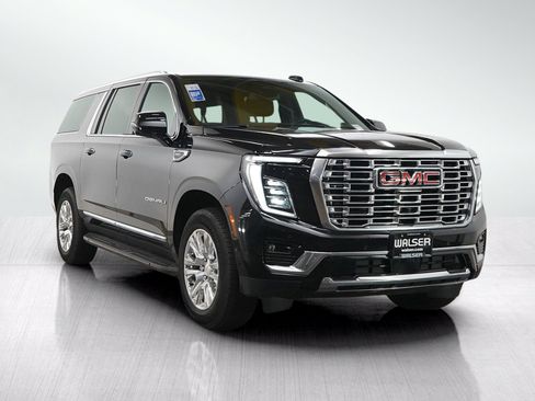 Used 2025 GMC Yukon XL Denali AWD/4WD image 8