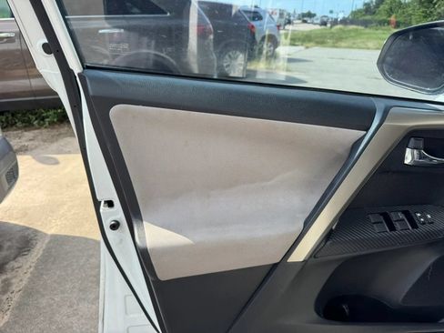 Used 2015 Toyota RAV4 XLE FWD image 14