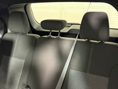 Used 2025 GMC Acadia Elevation image 23