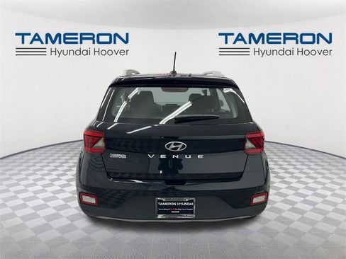Used 2023 Hyundai Venue SEL image 4