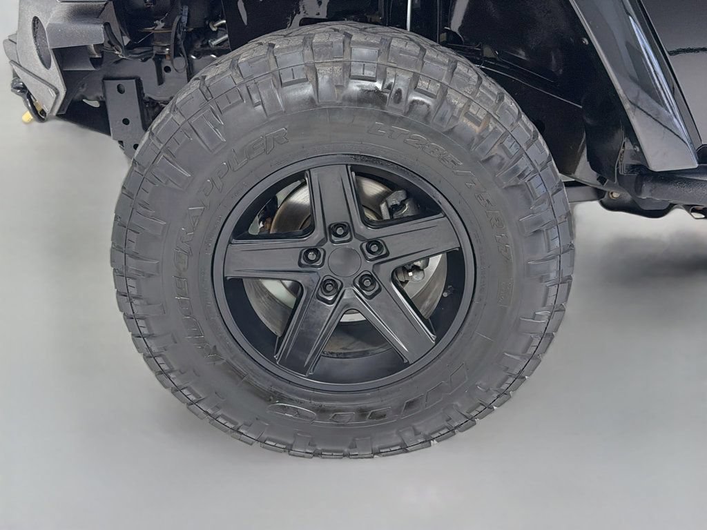 Used 2013 Jeep Wrangler Unlimited Sahara w/ Connectivity Group AWD/4WD image 29